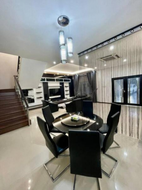 1717Homestay @Hakka Avenue 14pax ,near to Airport